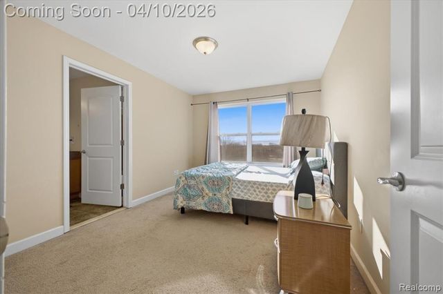 4930 E Stonegate Circle, Lake Orion, MI 48359