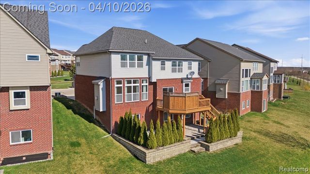 4930 E Stonegate Circle, Lake Orion, MI 48359