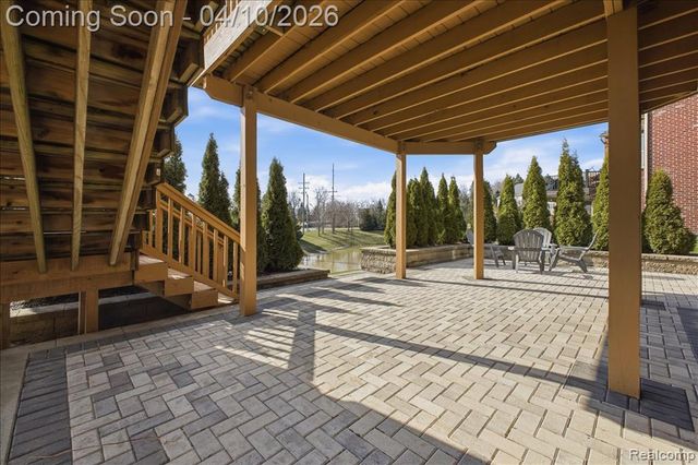 4930 E Stonegate Circle, Lake Orion, MI 48359
