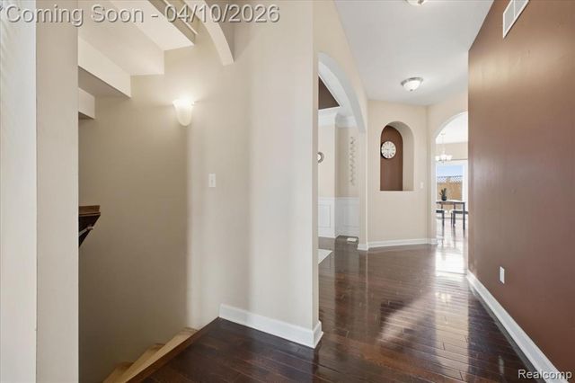 4930 E Stonegate Circle, Lake Orion, MI 48359