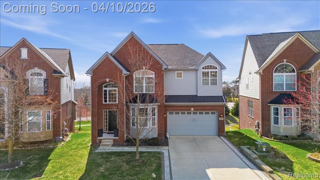 4930 E Stonegate Circle, Lake Orion, MI 48359