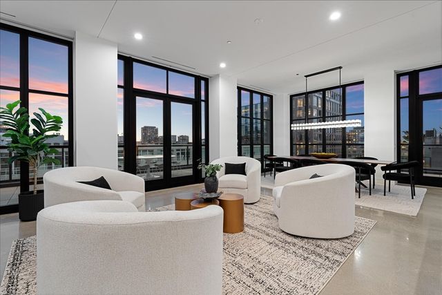 900 W Washington Boulevard PHW, Chicago, IL 60607