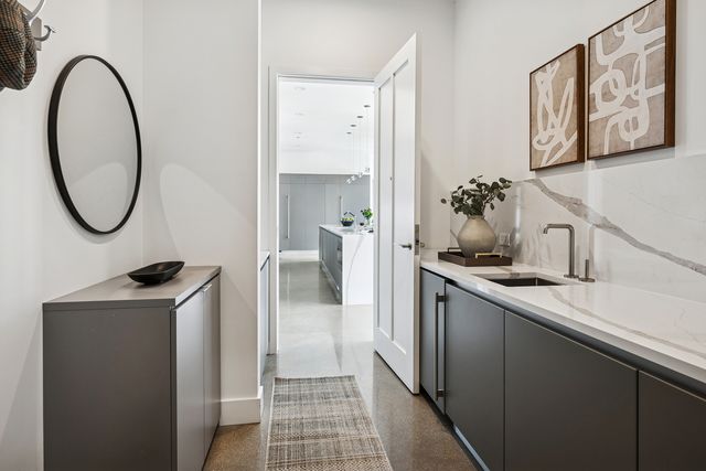 900 W Washington Boulevard PHW, Chicago, IL 60607