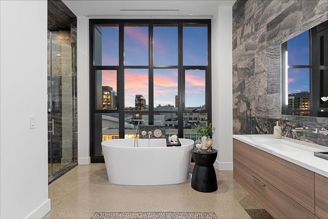 900 W Washington Boulevard PHW, Chicago, IL 60607