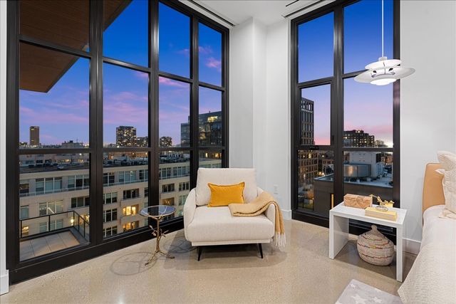 900 W Washington Boulevard PHW, Chicago, IL 60607