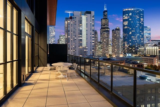 900 W Washington Boulevard PHW, Chicago, IL 60607