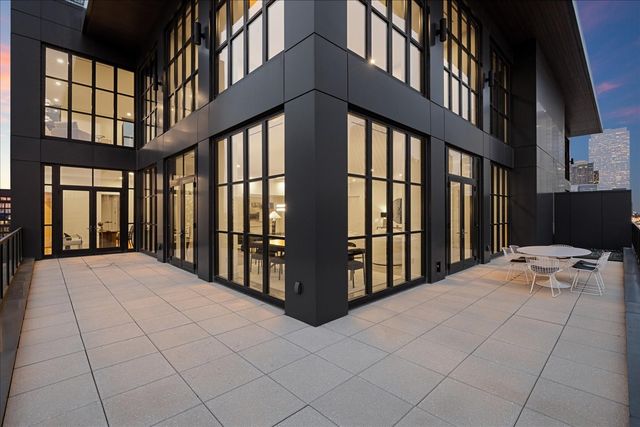 900 W Washington Boulevard PHW, Chicago, IL 60607