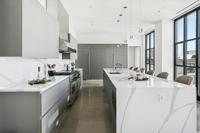 900 W Washington Boulevard PHW, Chicago, IL 60607