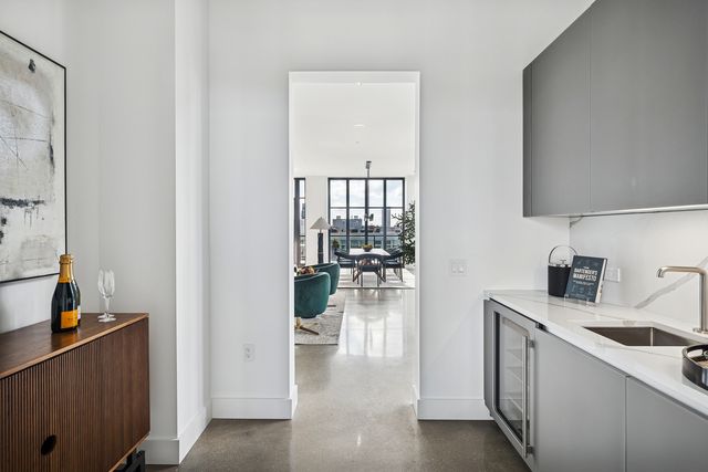 900 W Washington Boulevard PHW, Chicago, IL 60607