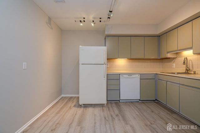 12-J Avon Drive, East Windsor, NJ 08520