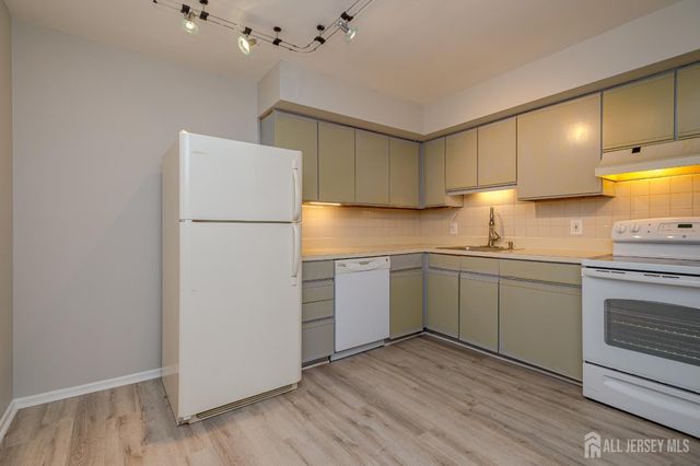 12-J Avon Drive, East Windsor, NJ 08520