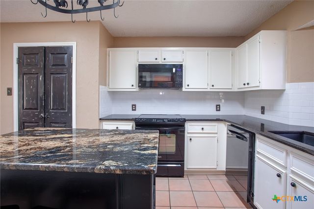 1535 Live Oak Drive, Inez, TX 77968