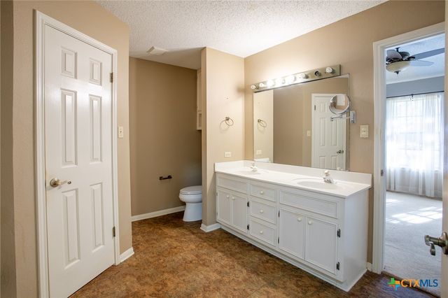 1535 Live Oak Drive, Inez, TX 77968