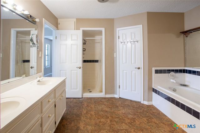 1535 Live Oak Drive, Inez, TX 77968