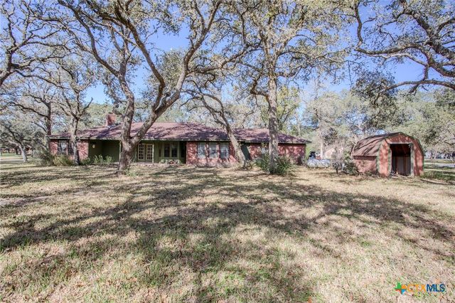 1535 Live Oak Drive, Inez, TX 77968