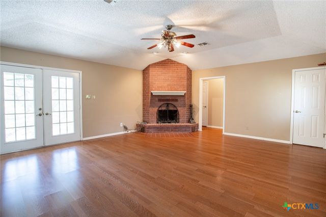 1535 Live Oak Drive, Inez, TX 77968