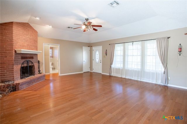 1535 Live Oak Drive, Inez, TX 77968