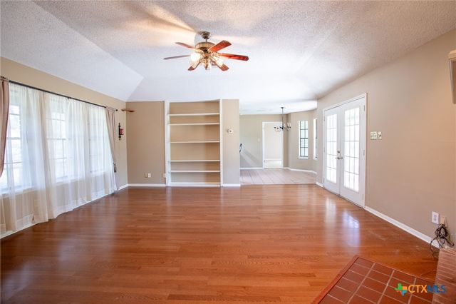 1535 Live Oak Drive, Inez, TX 77968