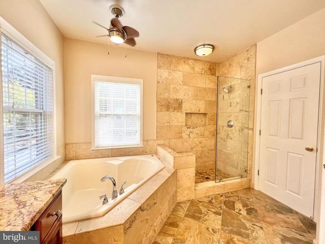 4240 SONIA CT, Alexandria, VA 22309