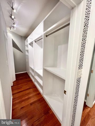 4240 SONIA CT, Alexandria, VA 22309