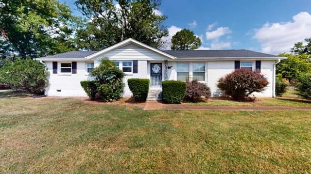 927 Woods Lake Dr, Madison, TN 37115