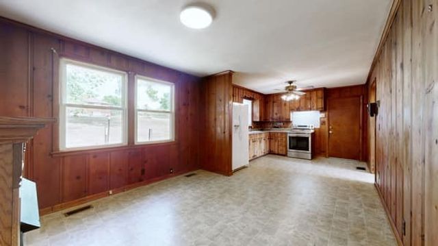 927 Woods Lake Dr, Madison, TN 37115
