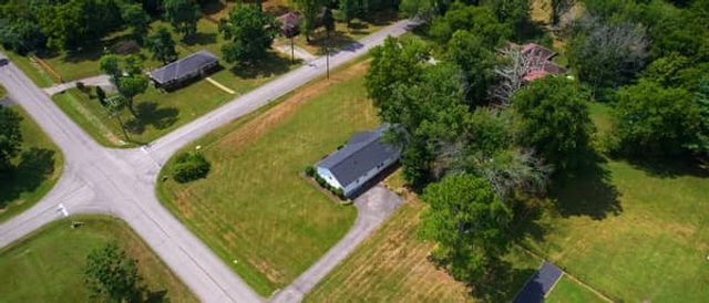 927 Woods Lake Dr, Madison, TN 37115