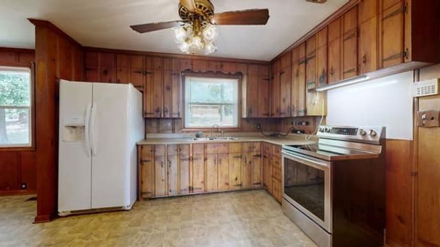 927 Woods Lake Dr, Madison, TN 37115