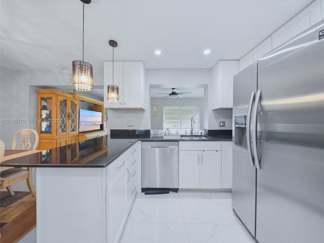 1221 NW 45th St, Deerfield Beach, FL 33064
