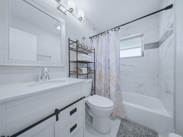 1221 NW 45th St, Deerfield Beach, FL 33064