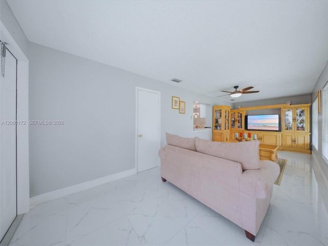 1221 NW 45th St, Deerfield Beach, FL 33064