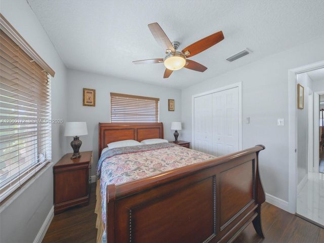 1221 NW 45th St, Deerfield Beach, FL 33064