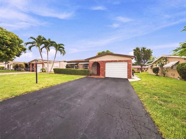 1221 NW 45th St, Deerfield Beach, FL 33064