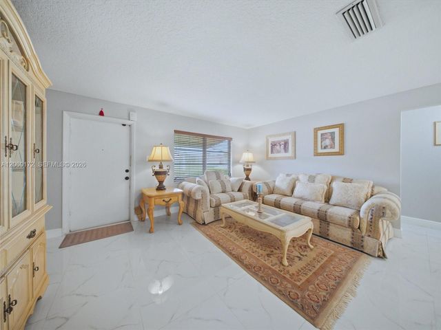 1221 NW 45th St, Deerfield Beach, FL 33064