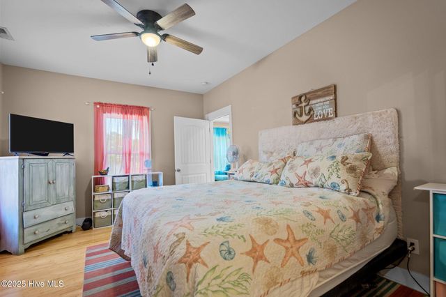 129 NE 1st Street, Oak Island, NC 28465