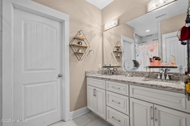 129 NE 1st Street, Oak Island, NC 28465