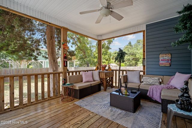 129 NE 1st Street, Oak Island, NC 28465