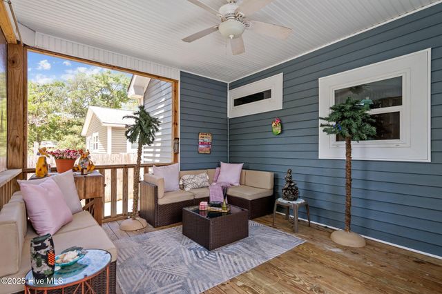 129 NE 1st Street, Oak Island, NC 28465