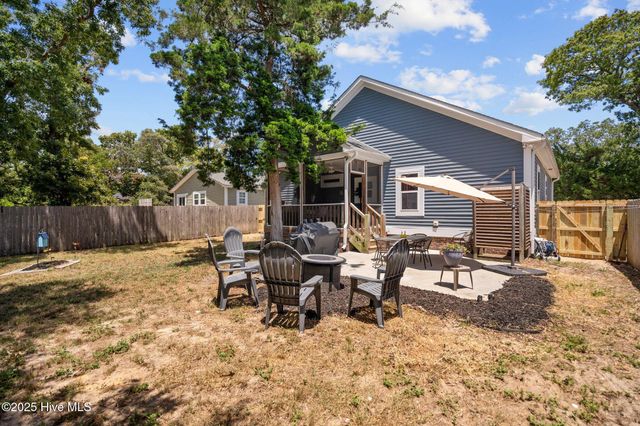 129 NE 1st Street, Oak Island, NC 28465