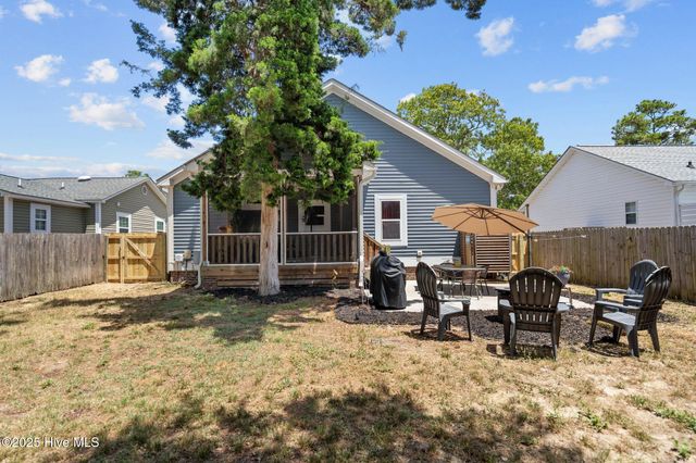 129 NE 1st Street, Oak Island, NC 28465