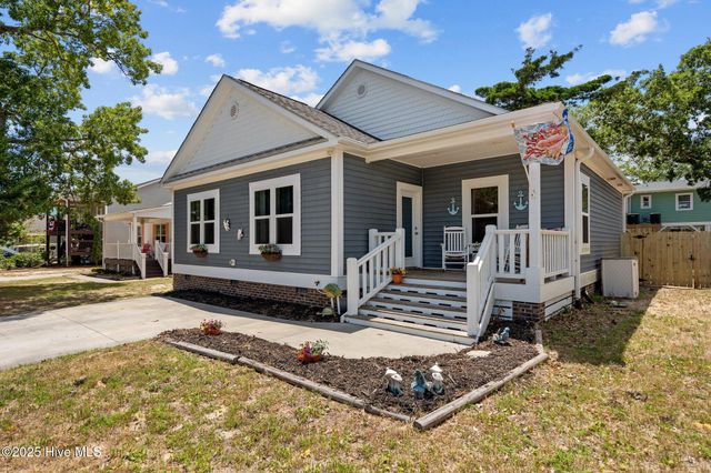 129 NE 1st Street, Oak Island, NC 28465