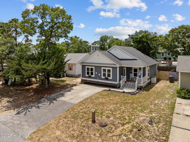 129 NE 1st Street, Oak Island, NC 28465