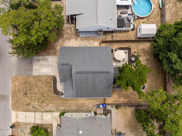 129 NE 1st Street, Oak Island, NC 28465