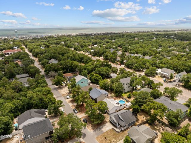129 NE 1st Street, Oak Island, NC 28465