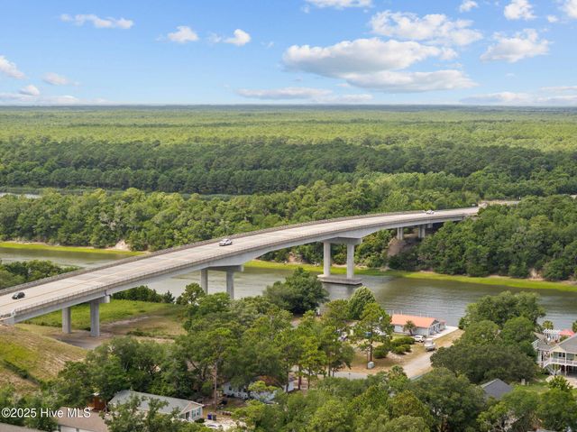 129 NE 1st Street, Oak Island, NC 28465