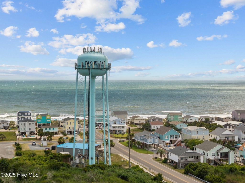 129 NE 1st Street, Oak Island, NC 28465