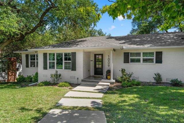 1009 Bob O Link, Woodway, TX 76712