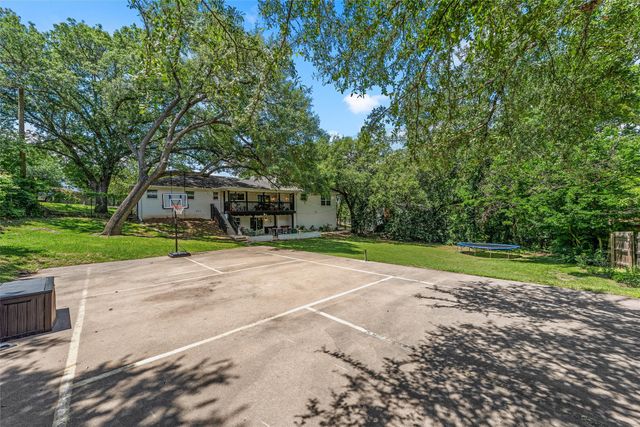1009 Bob O Link, Woodway, TX 76712