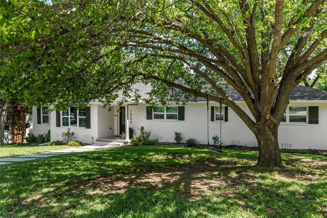 1009 Bob O Link, Woodway, TX 76712