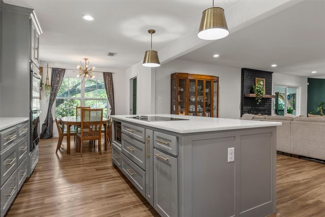 1009 Bob O Link, Woodway, TX 76712
